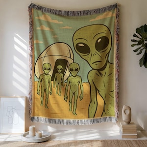 Alien Woven Blanket: UFO Tapestry Throw - Sci-Fi Decor