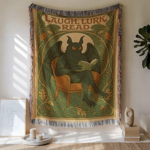 Manta tejida de Mothman: tapiz gótico críptico, regalo para amantes de la lectura