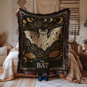 Spooky Bat Woven Throw Blanket: Gothic Halloween Decor
