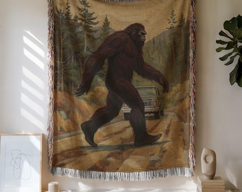 Bigfoot geweven deken: Sasquatch wandtapijt, decoratie voor boshut, cryptide katoenen plaid