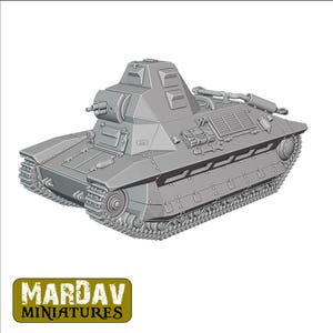 Puede incluir: Un modelo de tanque gris impreso en 3D. El tanque tiene una torreta con un cañón y un casco grande y cuadrado. El tanque está sobre un fondo blanco.