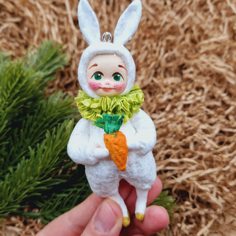 Piccoli coniglietti, decorazioni per albero di Nataledecorazioni pasquali, decorazioni pendenti, giocattoli in cotone filato. immagine 1