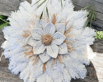 Decorazione da parete in macramè: fiori in macramè fatti a mano - Decorazione per la stanza in stile bohémien - Arte murale Namaste Boho in cotone 100%, Mandala Art