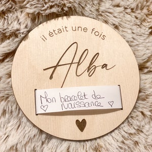 Support bracelet de naissance | bracelet de naissance| Cadeau de naissance | plaque en bois gravé prénom de bébé