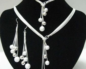 Schönes 3-teiliges Sterling Silber Set mit 5 Drahtperlen, Halskette, Armband, Ohrringe, ideal für Partys, Damen Geschenk, Frauenschmuck