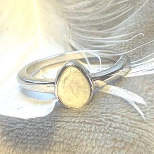 Cremation ashes Stainless steel Teardrop ring. Pet keepsake .pet memorial. Pet ashes .Pet fur Memorial keepsake. Ashes ring. Ashes jewellery
