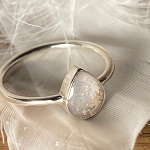 Cremation ashes Teardrop ring. Ashes jewellery.memorial Jewellery .ashes ring.Pet keepsake.Breastmilk ring .Dog lover gift. Pet loss gift