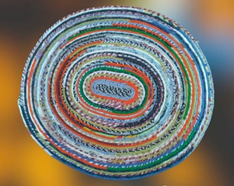Multicolored carpet made with waste fabrics