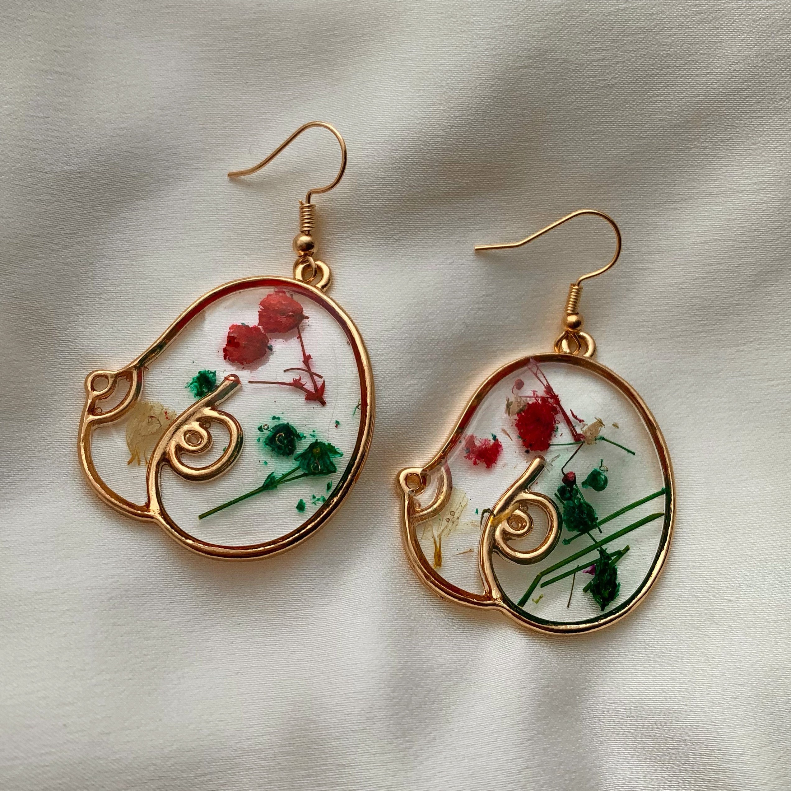 Pressed flower resin boobie earrings / breast jewellery / boob earrin…
