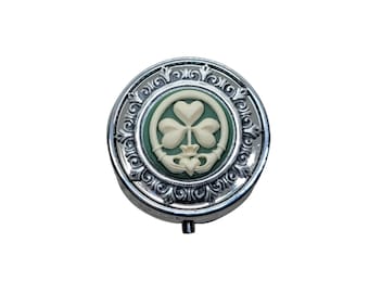 Handgemaakte zilveren Ierse pillendoos met Claddagh-cameo