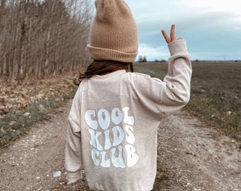 Oversized Cool Kids Club Sweater | Smiley Sweater for Unisex Children | Stylish Baby Sweater with Waffle Jersey Fabric Choice | Statement Sweater Sizes 56-140