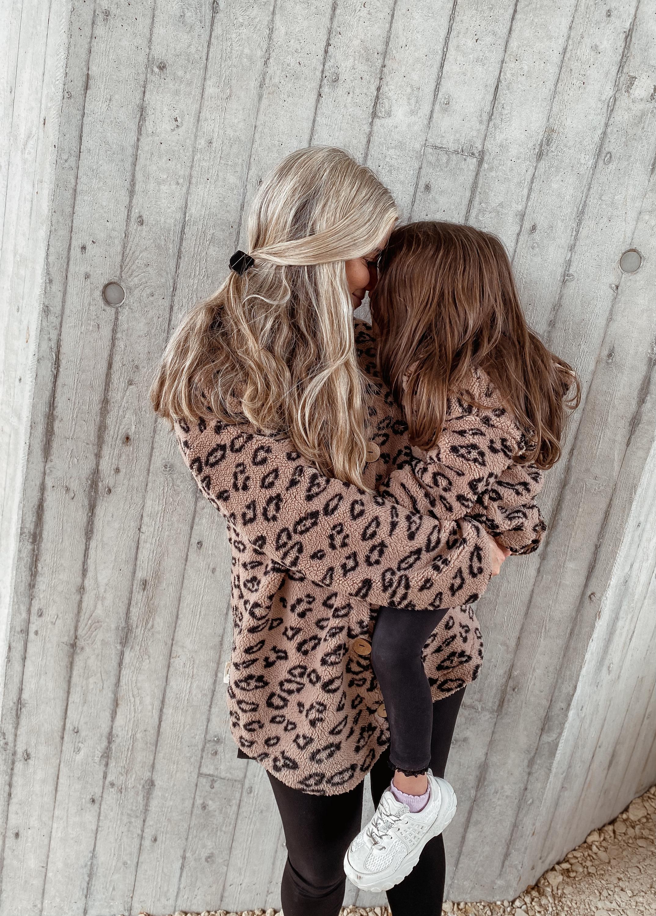 Women's cozy jacket with wooden buttons | Mom-child matching look | Cozy on the outside | | Leo women's jacket | Fabric selection | Teddy boucle size 32-44