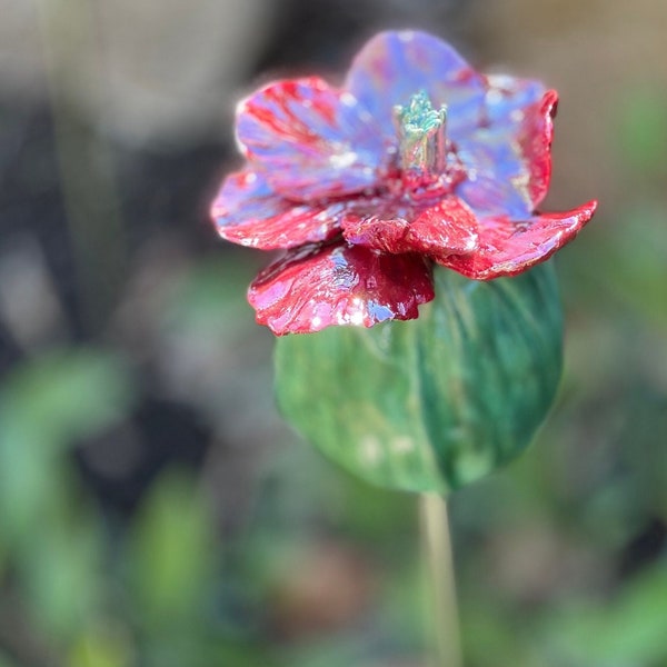 Beetstecker als edle Gartenkeramik, Gartenstecker als außergewöhnliche Keramikblume, Geschenk für Gartenfreund und Mutter