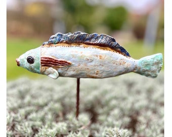 Gartenstecker Fisch, Keramikunikate, handgemachter Keramikfisch, hochwertige Gartenkeramik, Anglergeschenk, 30 cm breit