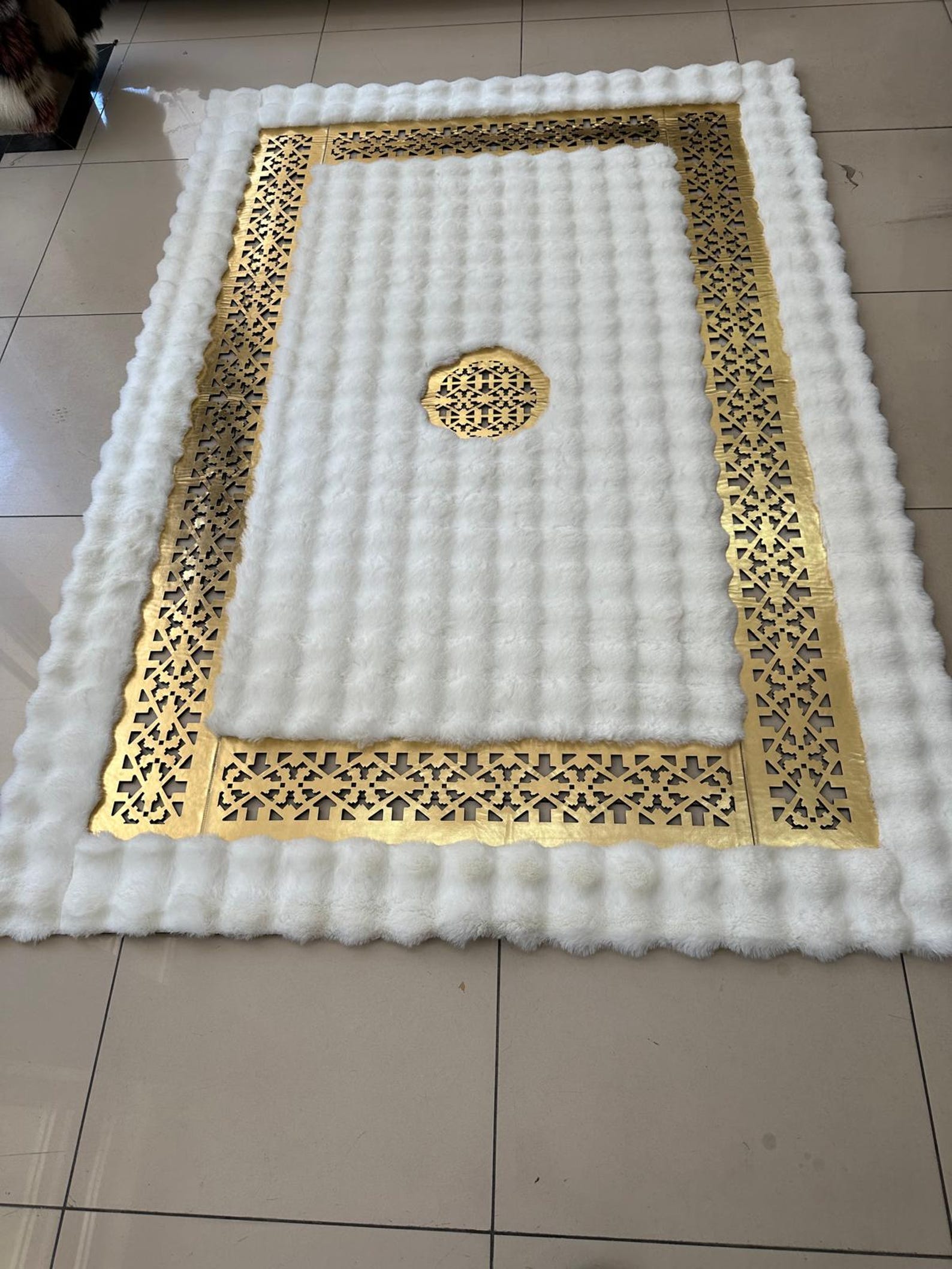 Geometric Plush Area White Gold Faux Fur Rug, Living Room Rug Large ...