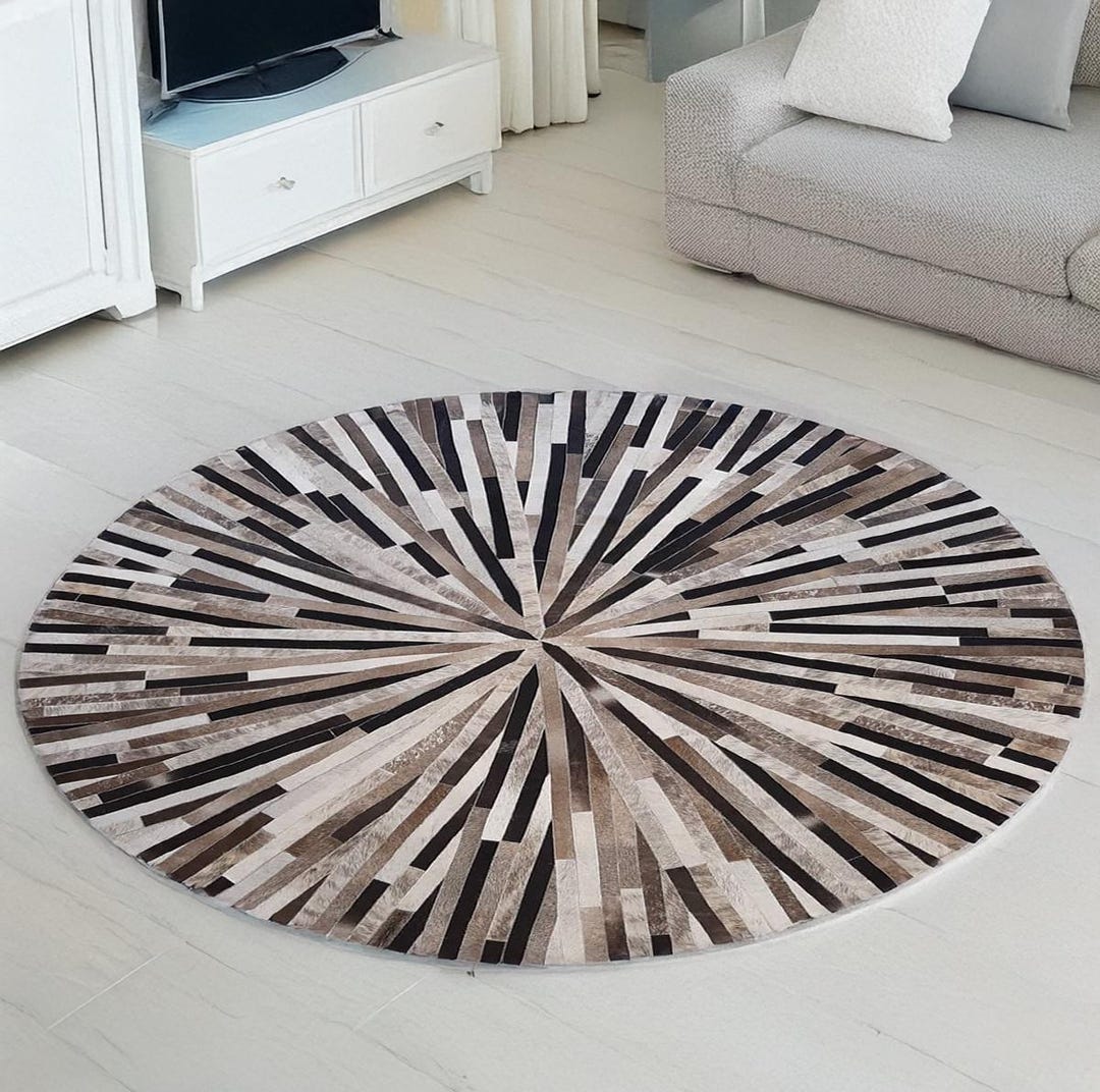 High Quality Geometric Round Cowhide Patchwork Rug, Southwestern 4x4 ...