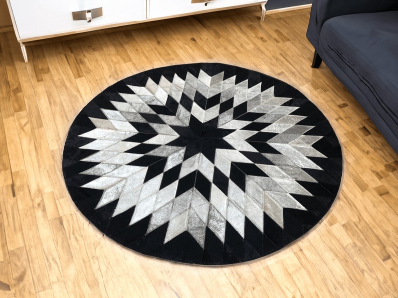 High Quality Black Silver Round Cowhide Patchwork Rug, Luxury Black 4x4
