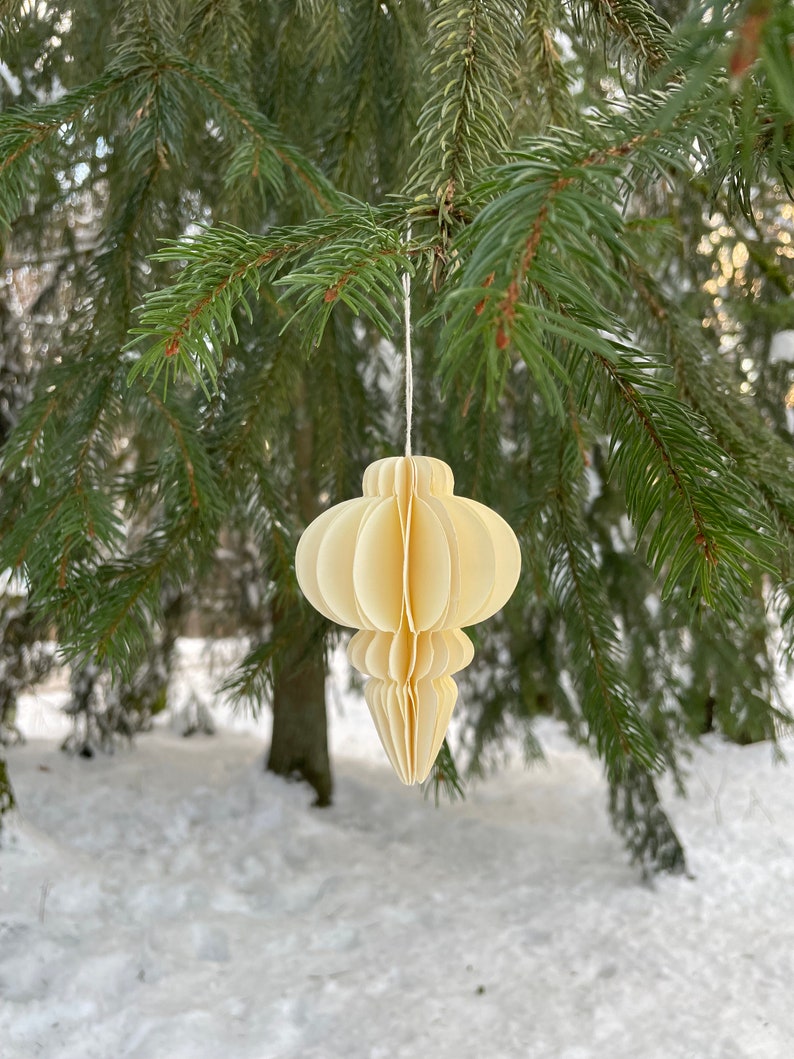 Papier Weihnachtskugeln natur, Tannenbaumschmuck, Weihnachtsschmuck in gold, silber, grün Bild 3