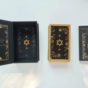 Vier sets van de Neo Rider Tarot-collectie: The Love Set + The Shadow Set + The Antique Set + The Royal Set; Elke set: 78 decks met gids
