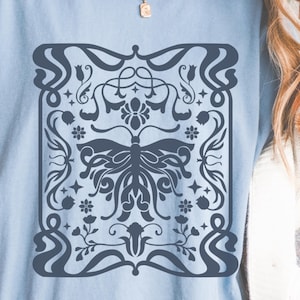 Monochromes Motten-Fliesen-T-Shirt, Vintage Jugendstil-botanisches T-Stück