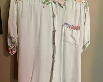 Vintage 80s/90s Floral Trim Blouse – Soft Cream Button-Up by Impressions – Cottagecore / Grandma Chic