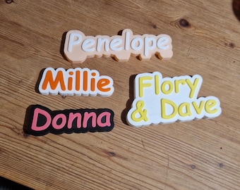 Letrero con nombre personalizado - Pequeño - De pie - Estante - Cualquier color - Placa con nombre - Personalizado - Impresión 3D