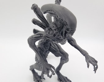 Figura de impresión 3D de un xenomorfo alienígena: Escultura modelo en color negro perla
