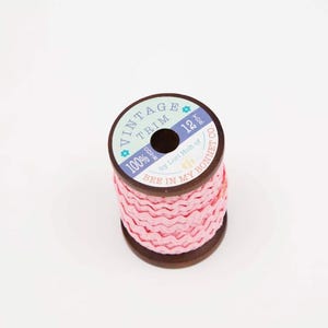 Lori Holt Vintage Trim Small Peony Wooden Spool RiC RaC | 1 SPOOL 12 YARDS | Stvl-14759 Wave Ribbon Pink
