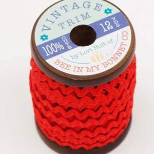Lori Holt Vintage Trim Small COLORS Wooden Spool RiC RaC | 1/4&quot; 3.5mm 1 SPOOL = 12 YARDS | Wave Ribbon Red | Rusty
