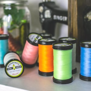 AHRORA Thread Set GLOW In The DARK | 8 Spools 183M 40wt Wonderfil | Crafts Embroidery Art Quilts Cosplay Sashiko Thread Painting | Rusty