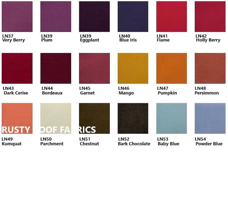 Puede incluir: Una carta de colores con 16 muestras de tela, cada una etiquetada con un c&oacute;digo y un nombre de color. Las muestras est&aacute;n dispuestas en tres filas de seis. Los colores incluyen: Very Berry, Plum, Eggplant, Blue Iris, Flame, Holly Berry, Dark Cerise, Bordeaux, Garnet, Mango, Pumpkin, Persimmon, Kumquat, Parchment, Chestnut, Bark Chocolate, Baby Blue y Powder Blue.