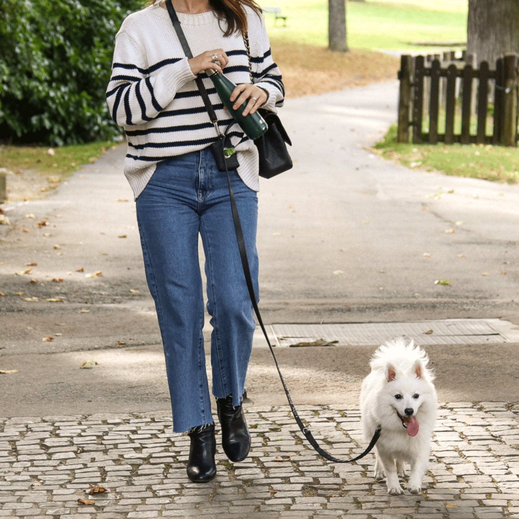 Laisse Main Libre Multi-Positions Personnalisable en Cuir Noir ou Cognac