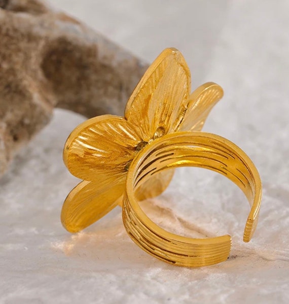 Large Gold Flower Ring, Big Floral Ring, Statement Ring, Flower Ring, Flower  Ring, Daisy Ring - Etsy
