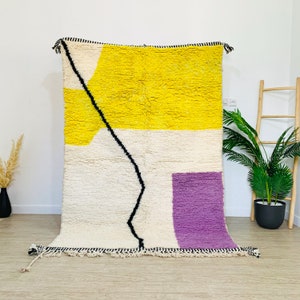 GORGEOUS MOROCCAN RUG, Handmade Rug, White And Yellow Rug, Berber Wool Rug, Abstract Wool Carpet, Funky Rug, Area Rug, Handwoven rug.