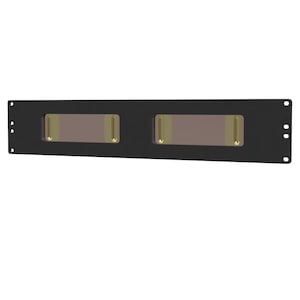 Peut inclure: Un panneau de montage en rack noir avec deux ouvertures rectangulaires. Chaque ouverture a un intérieur de couleur or. Le panneau comporte des trous de montage sur les côtés.