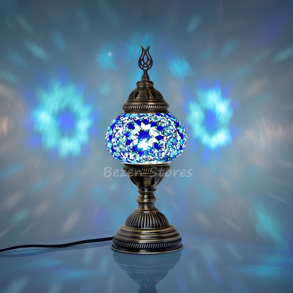 Lampe de table en mosaïque, 4 variantes, 5,5 pouces, globe, lampe turque, lampe marocaine (cubes bleus, mélange rouge, nuits étoilées, flamme)