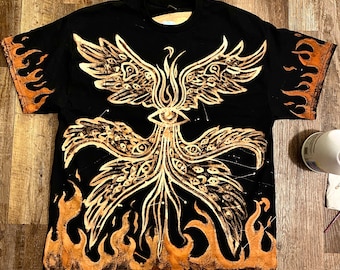 Cosmic Phoenix handgebleichtes Shirt