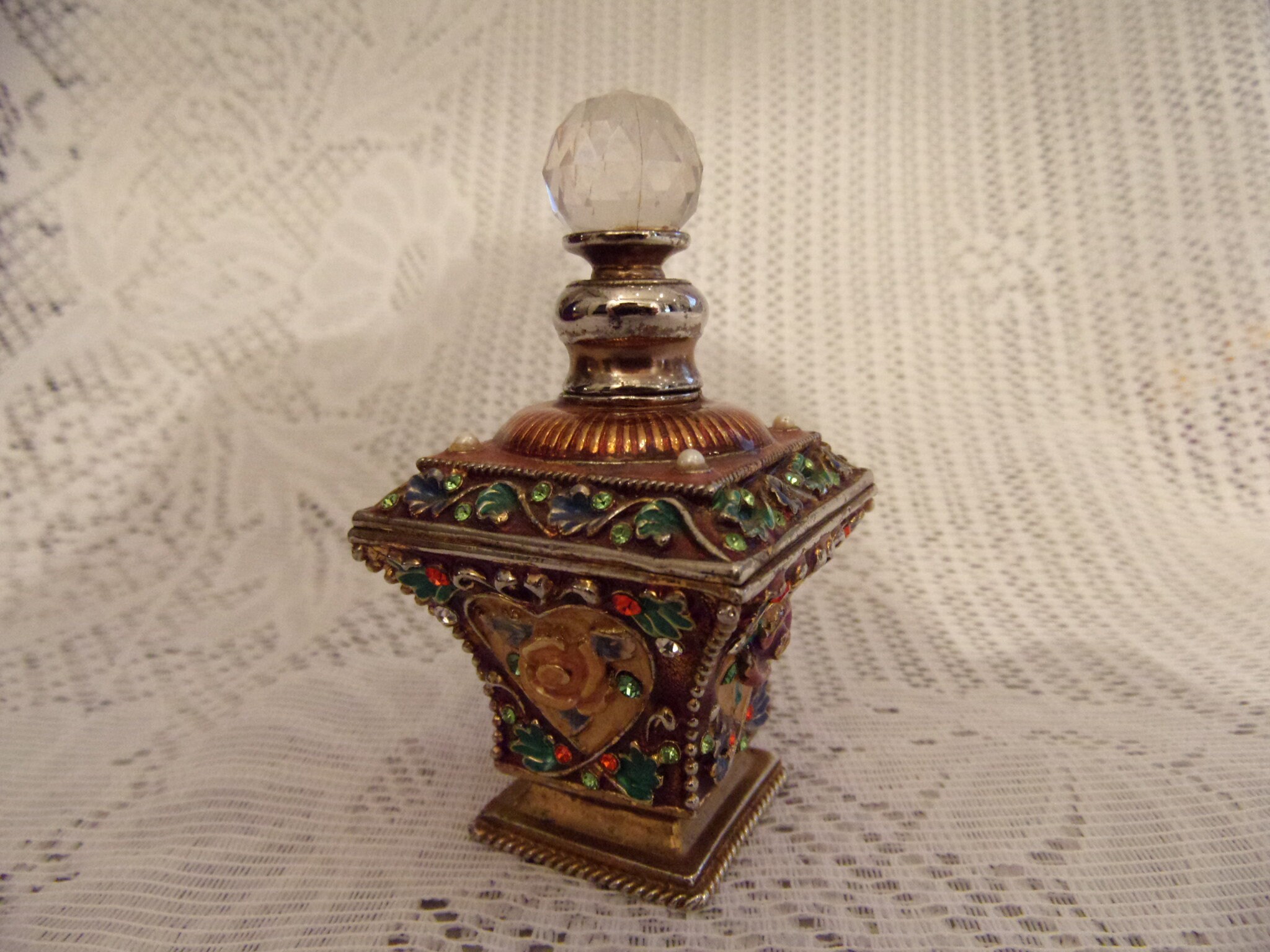 Flacon Bouteille de Parfum Métal et Verre Décoration Florale Émail Strass Pour Collection Déco Coiff