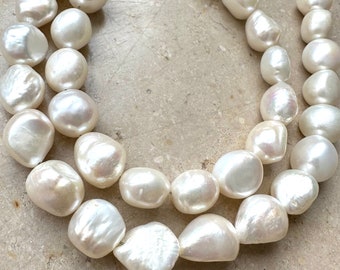 Strand of freshwater pearls baroque 9 mm to 10 mm white cultured pearls e365 New! Photos enlarged