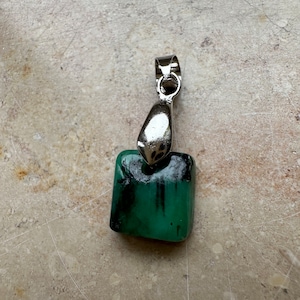 Colgante Esmeralda Rectangular 12 mm Cabujón verde natural s215