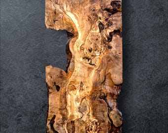 Tablero de madera en blanco con raíz de olivo turco: Proyecto de tabla de embutidos epoxi (DIY)