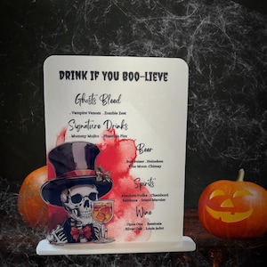 Letrero de bar de Halloween con texto "Bebe si te gusta Boo-lieve" / Letrero de bar de esqueleto de acrílico de 5 x 7 / Menú de bebidas espeluznante / Decoración de fiesta de Halloween / Personalizable