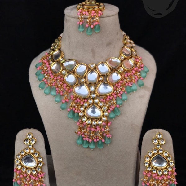 Kundan necklace set with earrings and maangtika, Jadau kundan choker set, Indian kundan jewellery set, Kundan with tumbles necklace, wedding