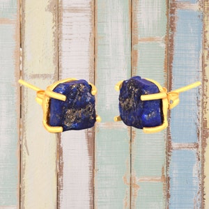 Pendientes crudos de lapislázuli Taurus Zodiac May Birthstone For Truth Power Confidence - Regalo de ajuste de oro de 18k repleto de tarjeta de información curativa