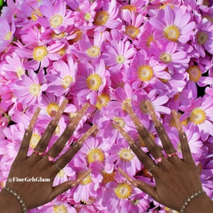 Flower Garden - Pink | Flower Nails | Flower Nail Art | Custom Press Ons