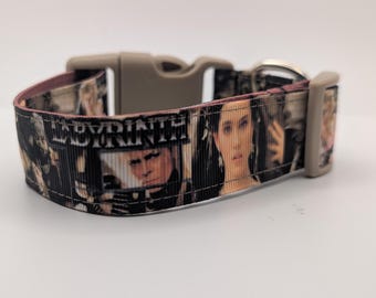 Collar para perro inspirado en el duende Labyrinth Jareth de 1" de ancho, con herrajes ajustables de color canela de 11" a 17", ligero.