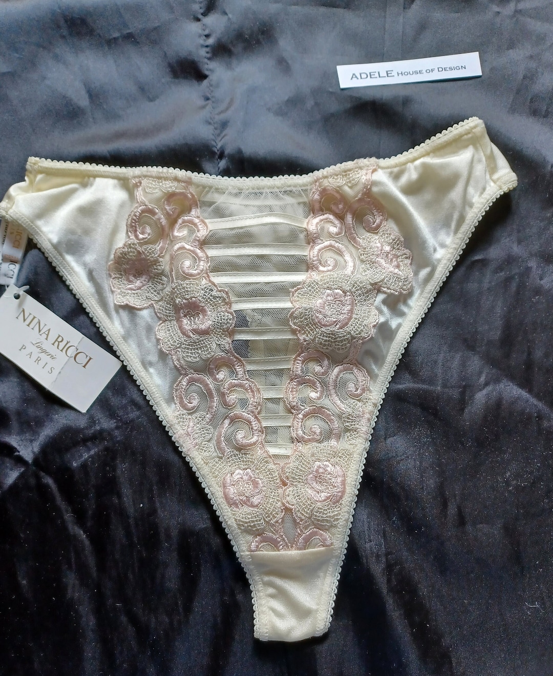 Preciosa lenceria de encaje de Nina Ricci tangas de corte alto con etiquetas. Etsy Mexico
