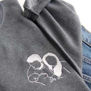 BESTICKT | Vatertag Sweatshirt, Papa Hoodie - personalisierte Geschenke für Papa von Tochter oder Sohn mit Umriss Porträt Foto Initial Sleeve