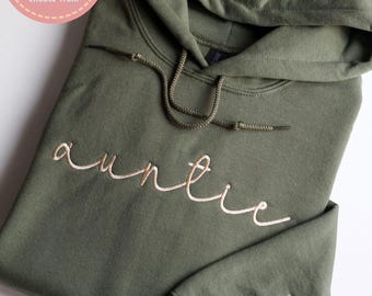 Tante Sweatshirt - Individuell gestickte Namen auf dem Ärmel, gemütlicher Rundhalsausschnitt, personalisiertes Geschenk