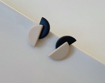 Geometrische Polymer Clay Ohrstecker, Beige und Schwarz, Minimalist Schmuck